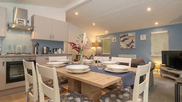 Cottage | Dining