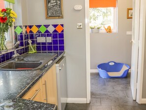 Cottage | Private kitchen | Stovetop, dishwasher, highchair, cookware/dishes/utensils
