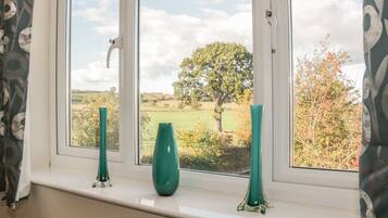 Cottage | 5 bedrooms, individually decorated, individually furnished, free WiFi