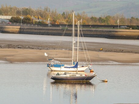 Riverside Cottage - Image 21