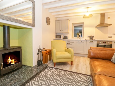 Riverside Cottage - Image 16