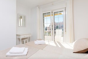 2 quartos, ferros/tábuas de passar roupa, acesso de cortesia à internet