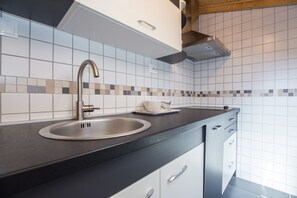 Standard Apartment, 1 Bedroom (352 – 3) | Private kitchen