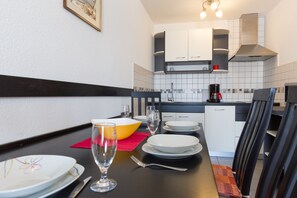 Apartment, 1 Bedroom, Balcony (349 – 1) | In-room dining