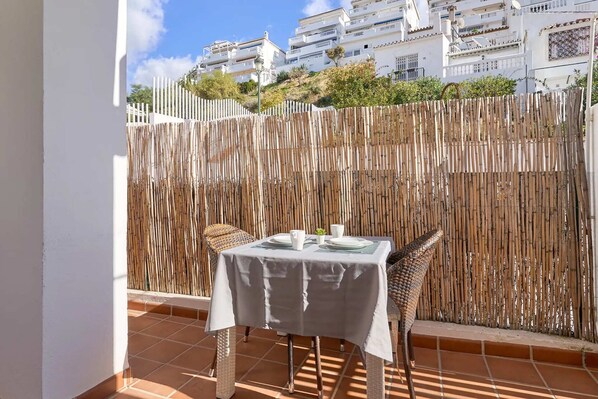 تناول الطعام بالخارج