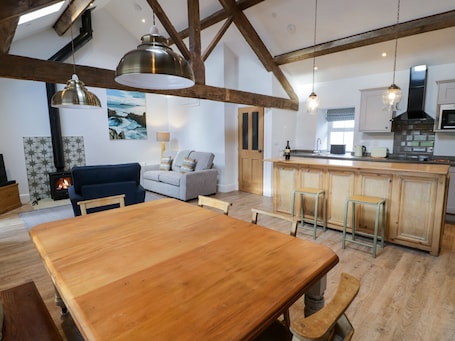 ์ฝํฐ์ง | ๋ด๋ถ