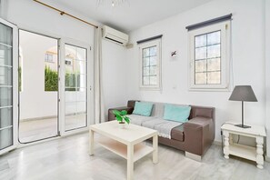 Unclassified image, 3 of 20, button