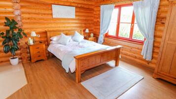 1 bedroom, individually decorated, individually furnished, free WiFi