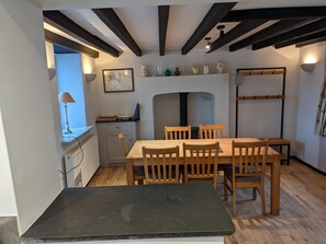 Cottage | Dining