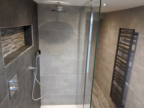 Cottage | Bathroom | Shower