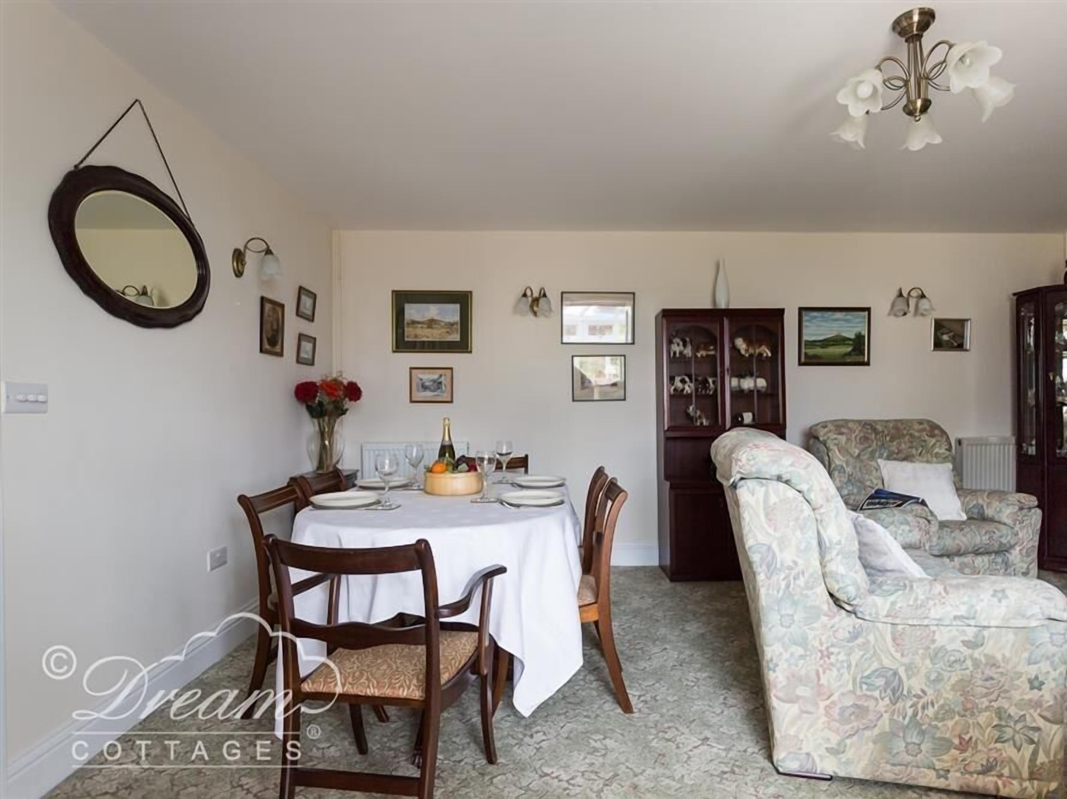 Cottage | Living room