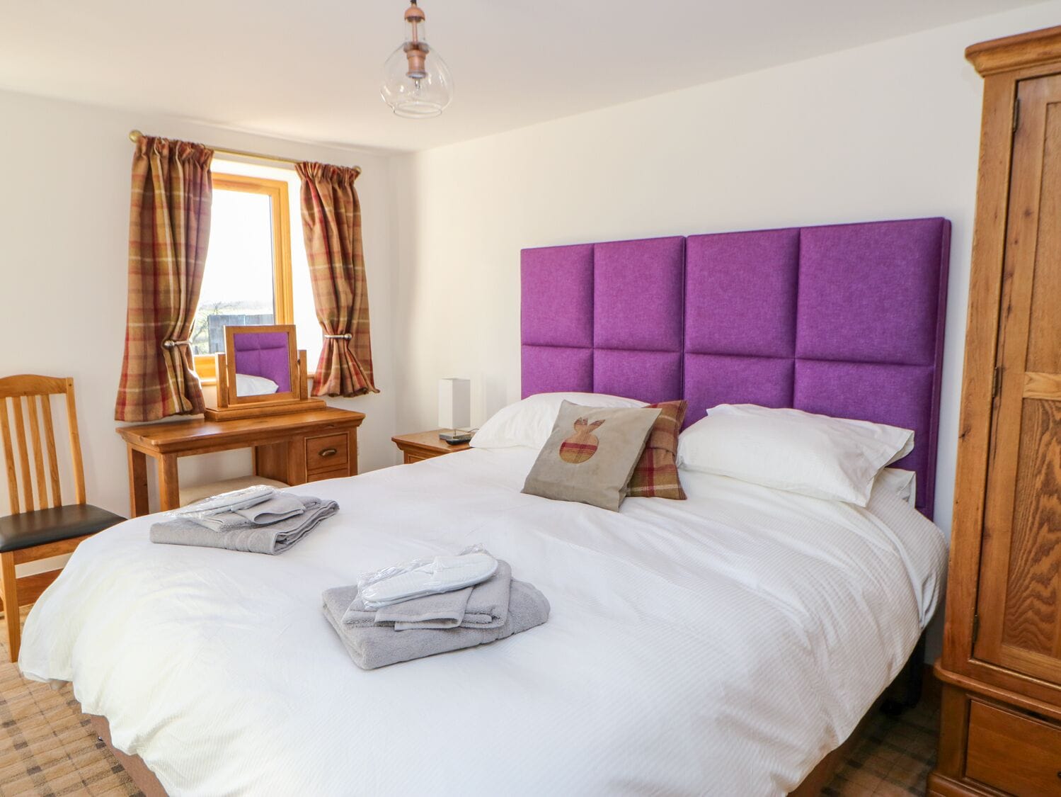 2 bedrooms, individually decorated, individually furnished, free WiFi