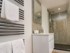 Cottage | Bathroom | Shower