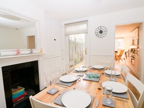 Cottage | Private kitchen | Oven, stovetop, electric kettle, toaster - Newden Cottage (Whitstable)