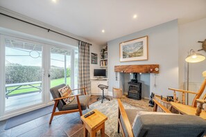 TV - Curragho (Holyhead)