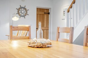 Dining - Curragho (Holyhead)