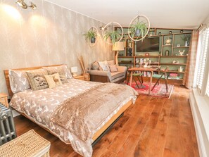 1 bedroom, individually decorated, individually furnished, free WiFi - The Cottage @ The Coach House (Wrexham)