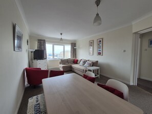 Cottage | Living area