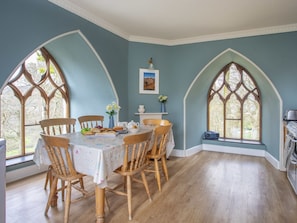 Cottage | Tempat makan