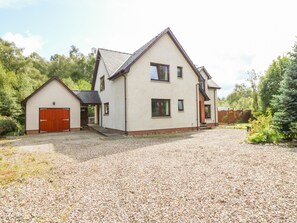 Exterior - Riverbank House (Roybridge)