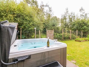 Cottage | Spa - Riverbank House (Roybridge)