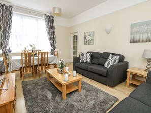 Cottage | Ruang keluarga