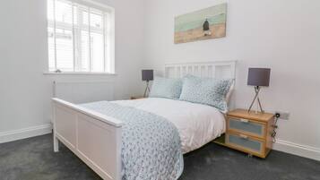 1 habitación, decoración personalizada y muebles diferentes