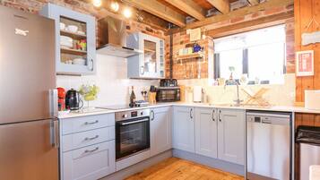 Cottage | Dapur pribadi | Lemari es, microwave, kompor, dan ketel listrik