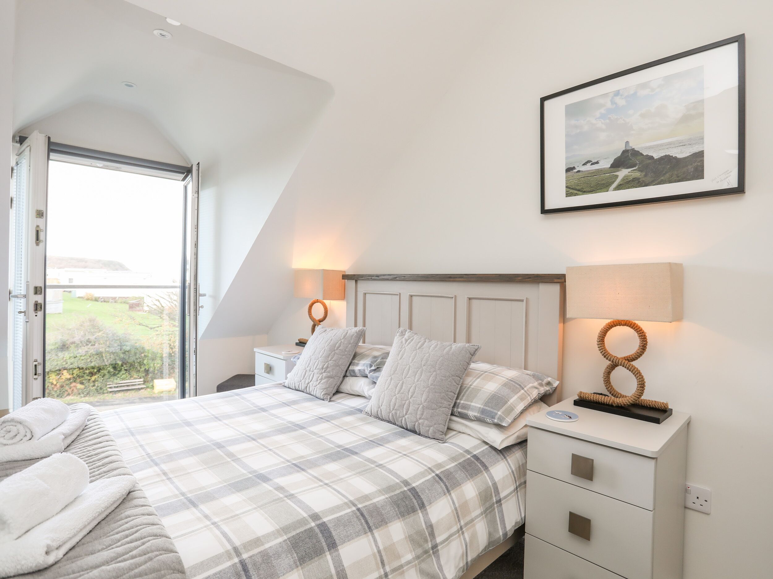 Cottage | 2 bedrooms, individually decorated, individually furnished, free WiFi