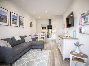 Cottage | Interior - Puffin Pad (Tyn-y-Gongl)