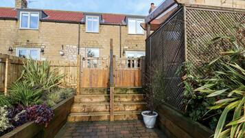 Cottage | Property grounds