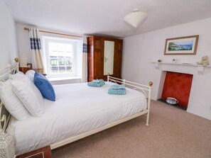 Interior - Llwyncadfor Farm (Llandysul)