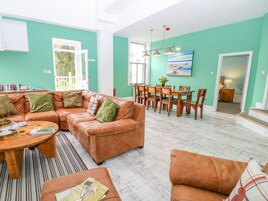 Cottage | Living room | TV