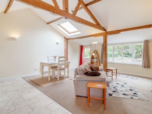 Cottage | Living room | TV - The Hen House (Diss)