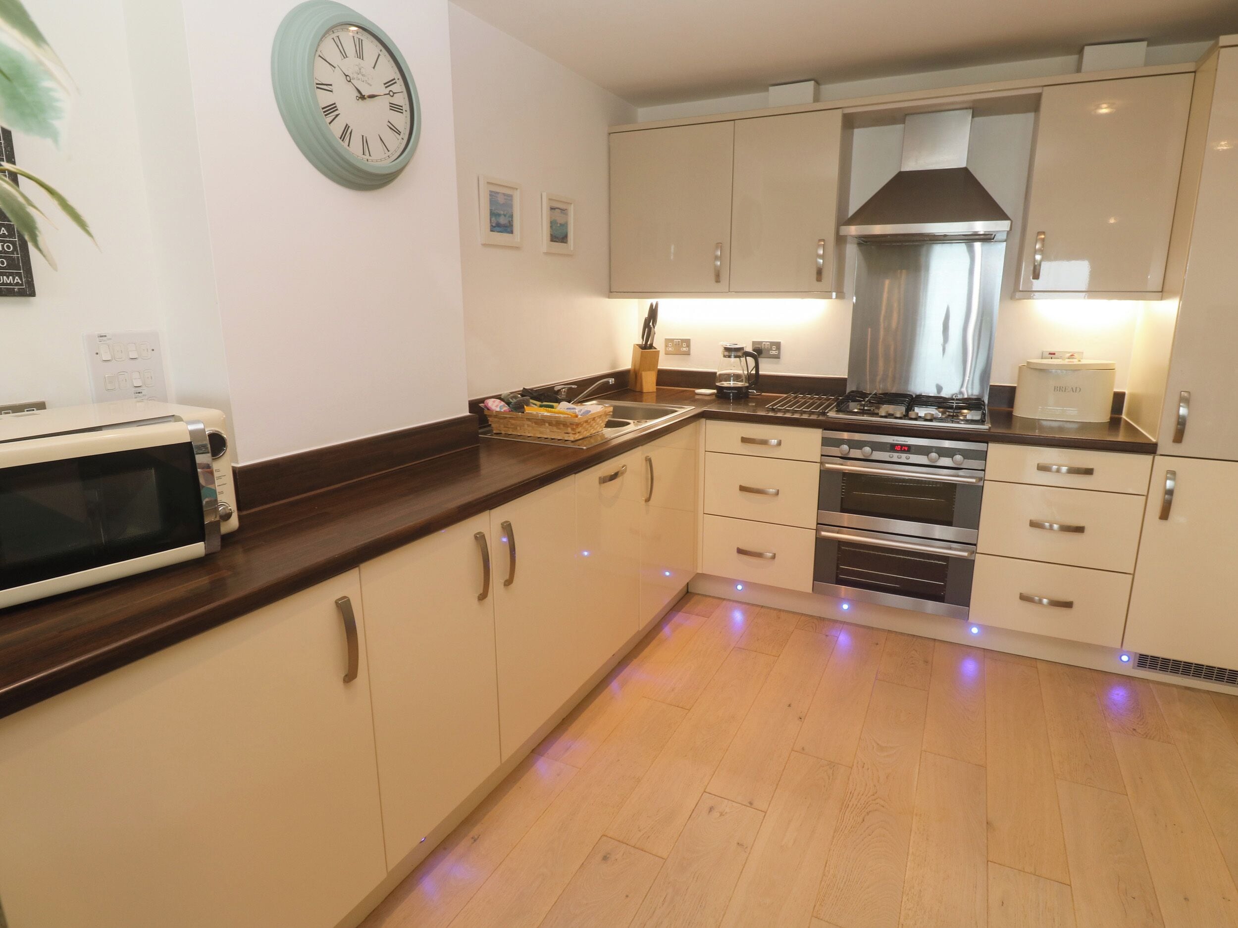 Cottage | Cuisine privée | Micro-ondes, plaque de cuisson, lave-vaisselle, chaise haute