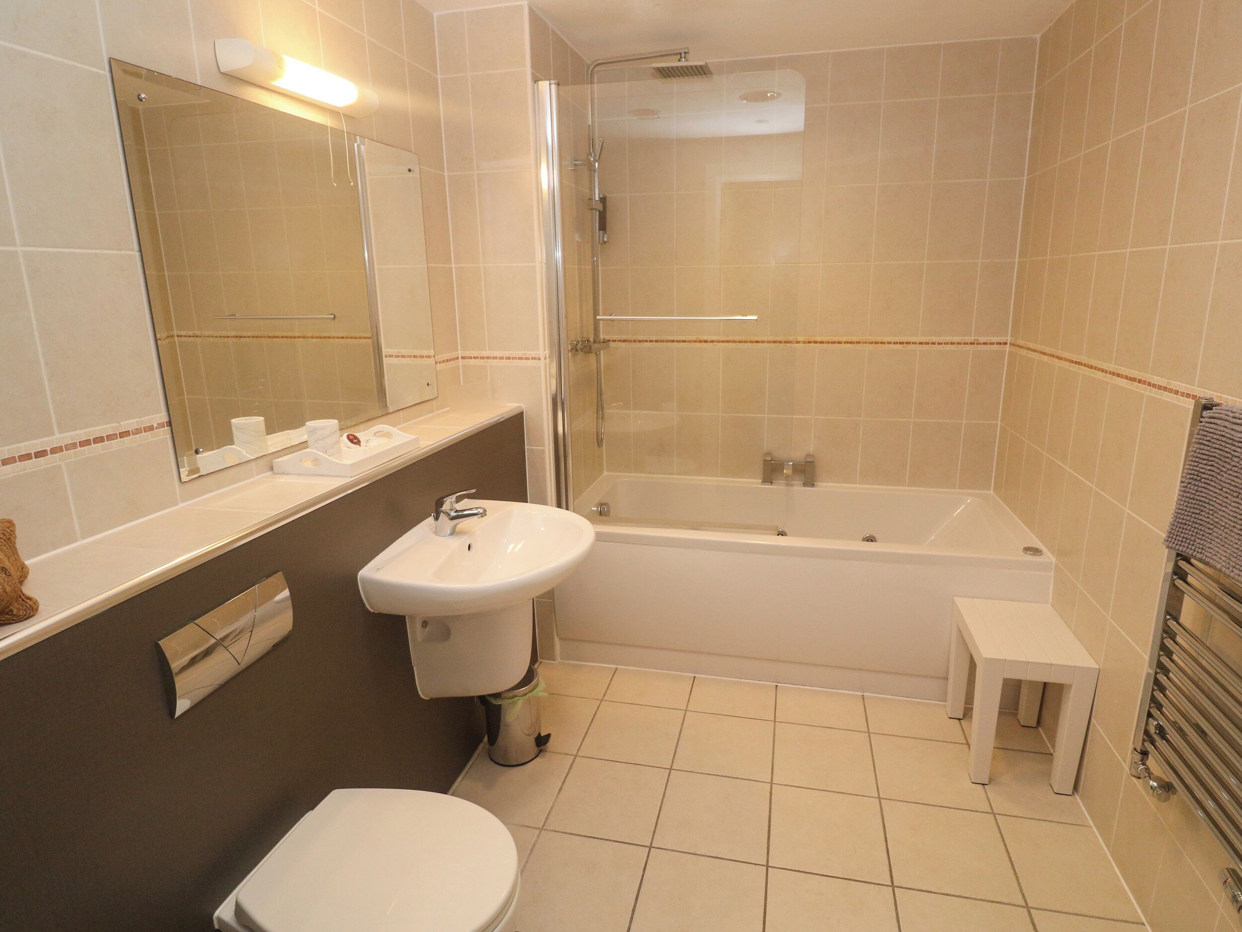 Casa de campo | Baño | Ducha y secador de pelo