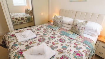 Cottage | 3 bedrooms, WiFi (free), individually decorated, individually furnished