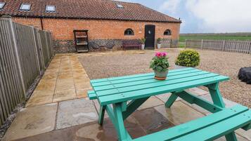 Cottage | Outdoor dining