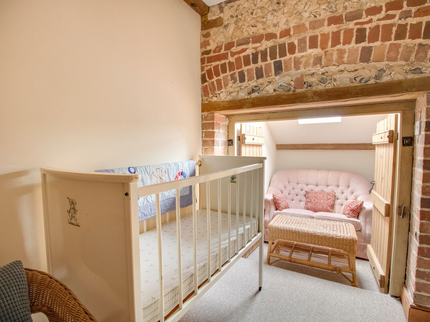 Cottage | 8 bedrooms, individually decorated, individually furnished, free WiFi