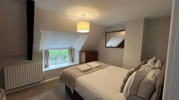 2 bedrooms, individually decorated, individually furnished, free WiFi