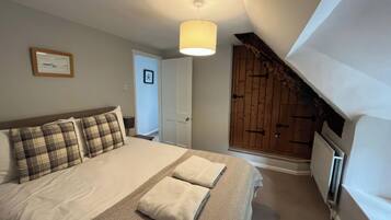 2 bedrooms, individually decorated, individually furnished, free WiFi