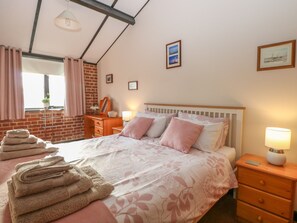 Cottage | 2 bedrooms, individually decorated, individually furnished, free WiFi - Hitchens Cottage (Norwich)