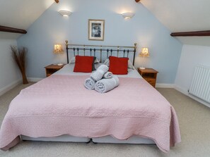 Cottage | 3 bedrooms, individually decorated, individually furnished, free WiFi