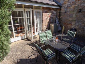 Cottage | Outdoor dining