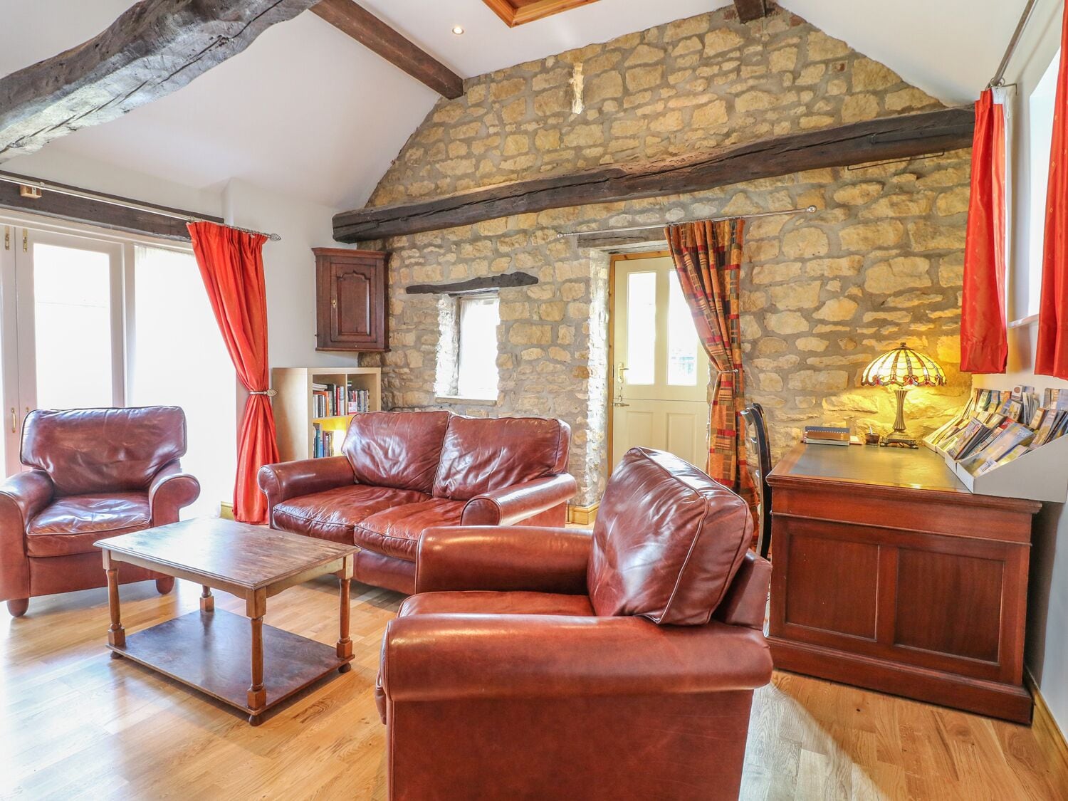 コテージ | リビングルーム | テレビ