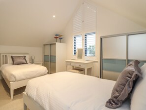 3 habitaciones, decoración personalizada y muebles diferentes 