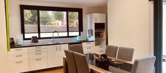 Charliey on Hyde in the heart of  Bellingen with shops,cafes, pubs and galleries