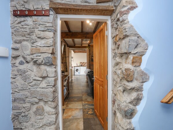 Cottage | Interior - Plas Cefn Mawr (Llanfairpwllgwyngyll)