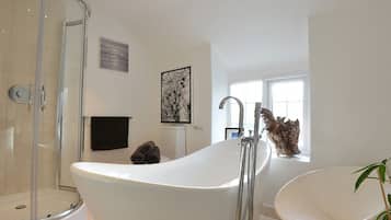 Cottage | Kamar mandi | Shower