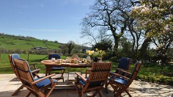 Cottage | Property grounds